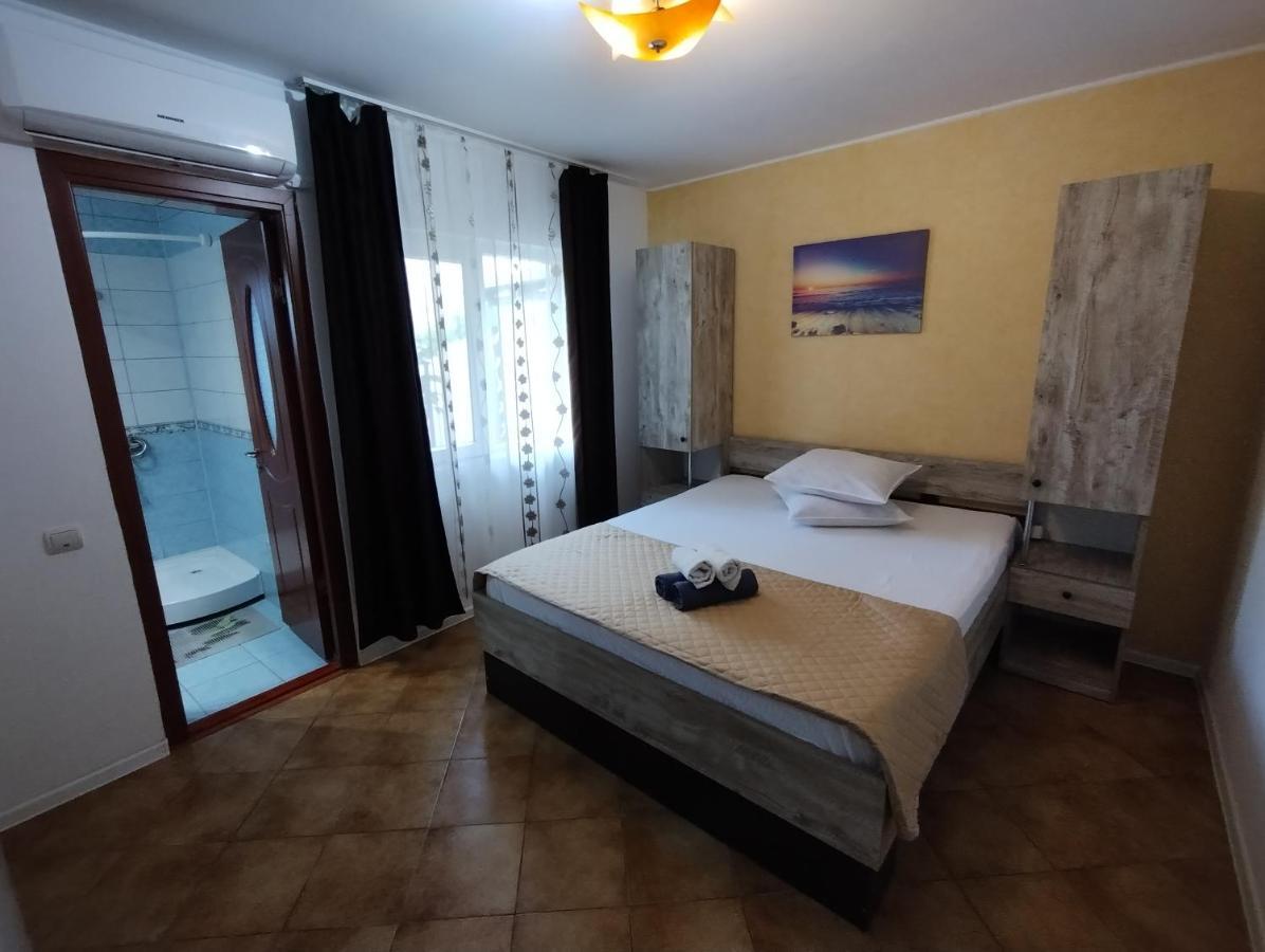 Casa Aura 1 Hotell Costinesti Exteriör bild