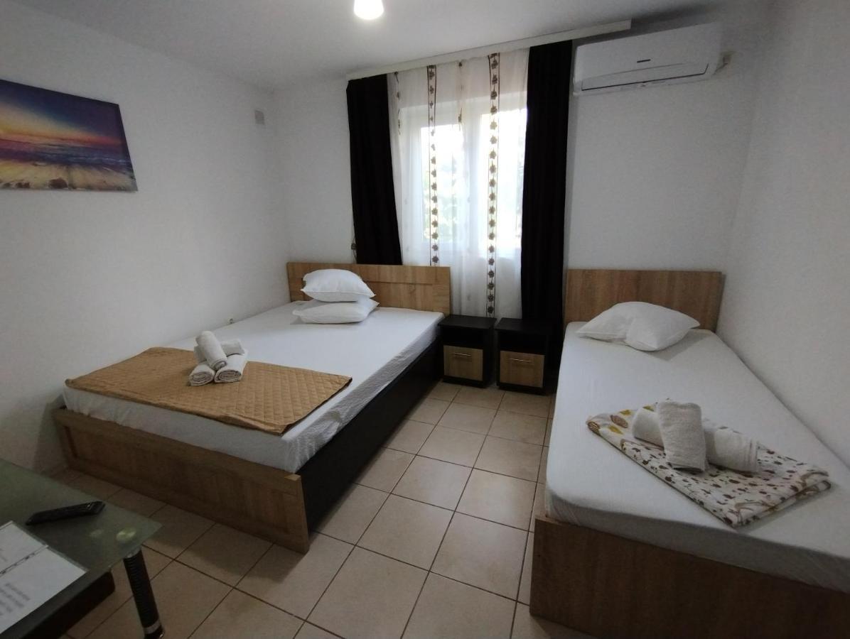 Casa Aura 1 Hotell Costinesti Exteriör bild