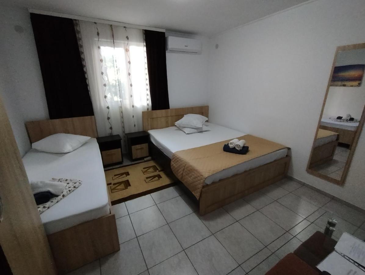 Casa Aura 1 Hotell Costinesti Exteriör bild